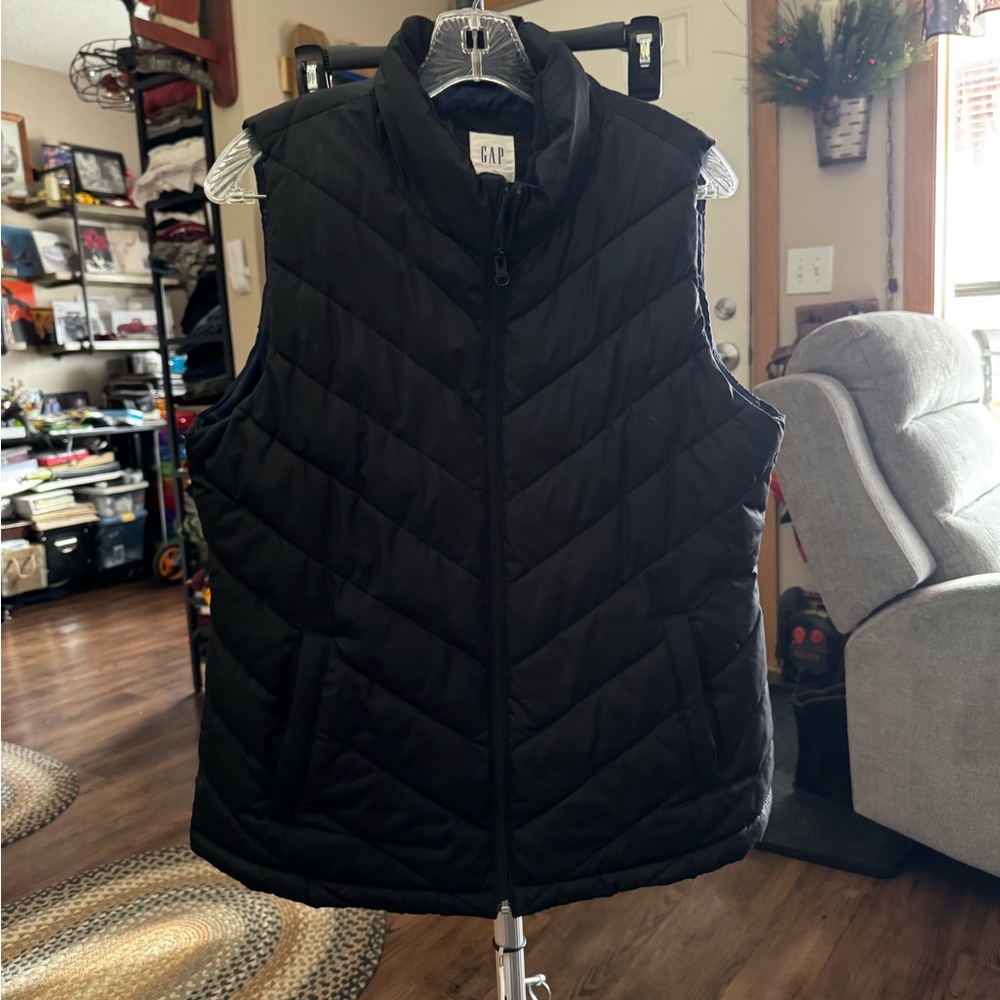 GAP Black Chevron Quilted Vest